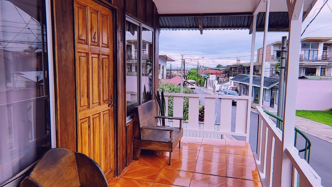 Alpha Arenal Hostel La Fortuna Εξωτερικό φωτογραφία